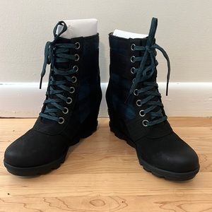 Lightly used Black and Blue Sorel Lexie Wedge Booties; Size 8